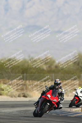 media/Oct-30-2025-Racers Edge (Thu) [[dabbdaf680]]/3-B Group/Session 2 Turn 2/